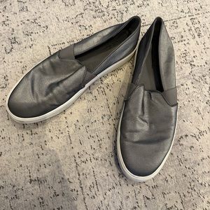Vince slip on sneaker